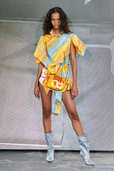 Look 46